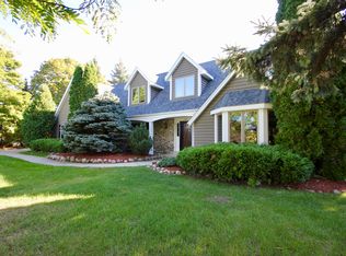 2345 Sheraton Rd, Brookfield, WI 53005