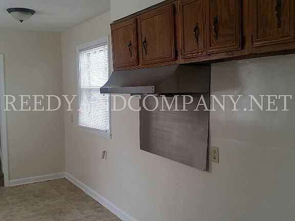 5th image of 3711 Buchanan Ave