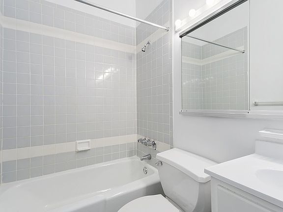 5th image of 215 W 84th St APT 319