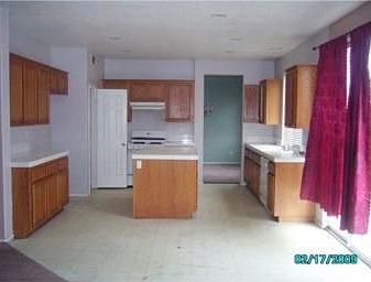 2nd image of 3247 Thoroughbred St