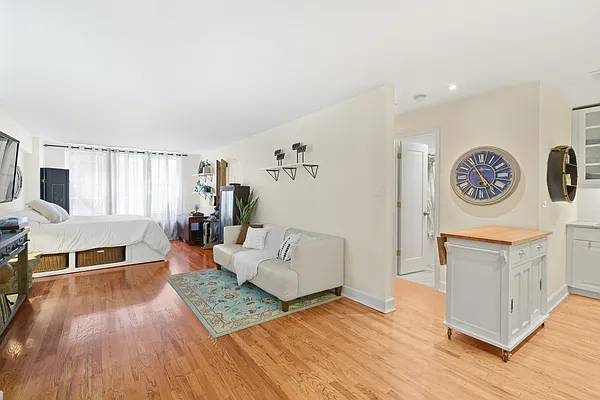 Sold by Compass | media 20