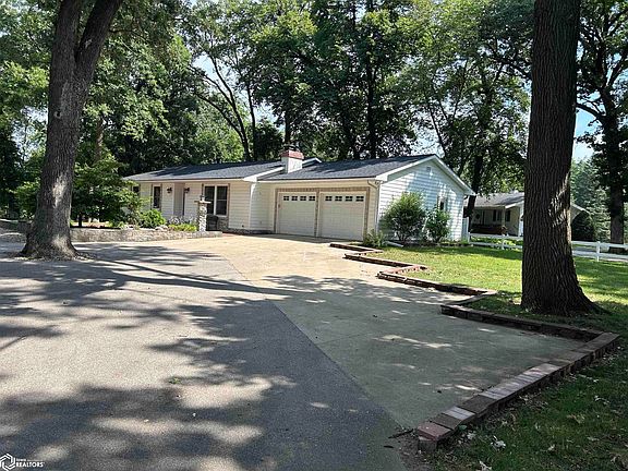 2nd image of 2408 River Oaks Dr