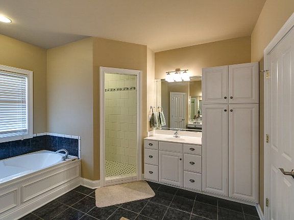 5th image of 6147 Fairmont Ct