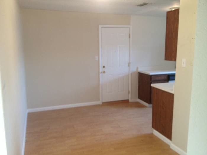 eat in kitchen area