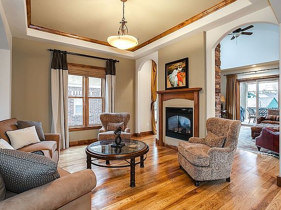 4th image of 1365 S Josephine St