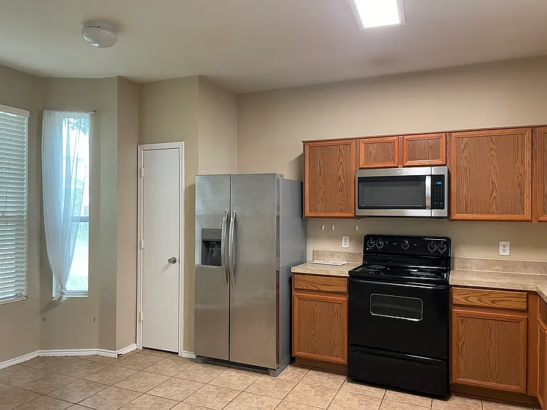2620 Tilden Dr — Photo 5