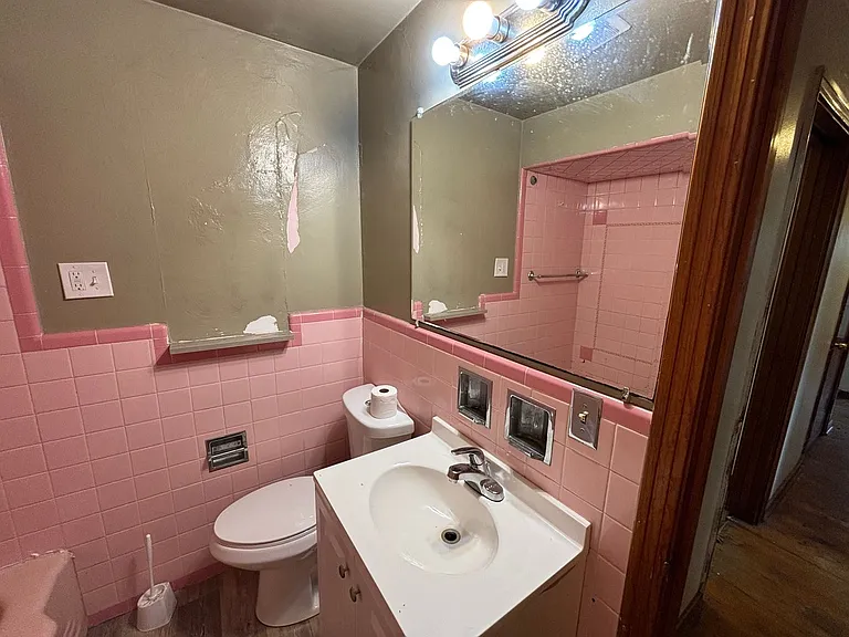 251 Selvin Dr — Photo 22