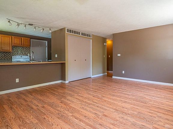 4th image of 6647 Tabby Dr