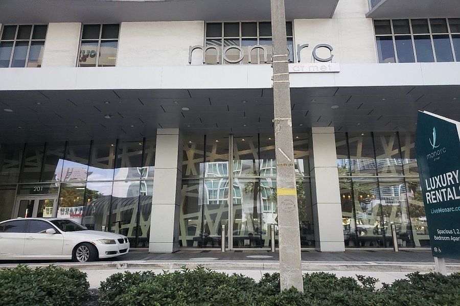 1st image of 325 S Biscayne Blvd Ph Uph21