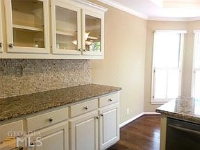 2nd image of 4865 Yorkshire Ln