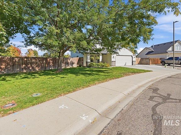 3rd image of 1340 N Golfview Way