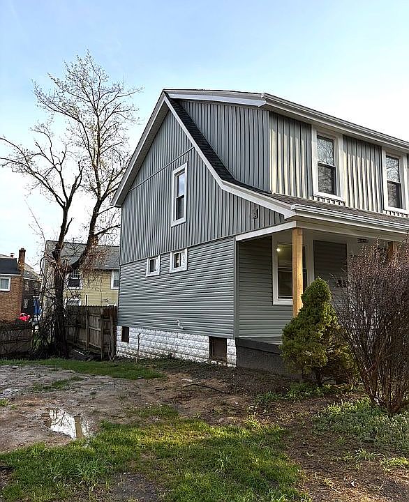 1st image of 915 Ramsey St
