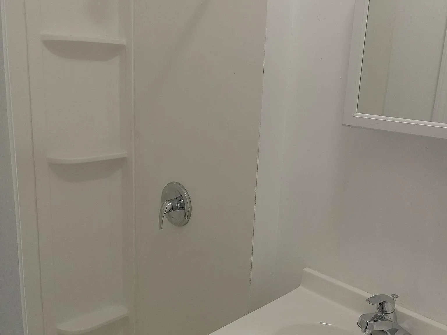2 bed, 900 sqft, $2,400 — Photo 2