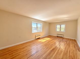 42-18 201st St #G5, Bayside, NY 11361