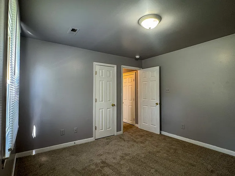 525 E Cawson St — Photo 15