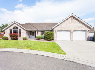 807 N 49th Ct, Yakima, WA 98908