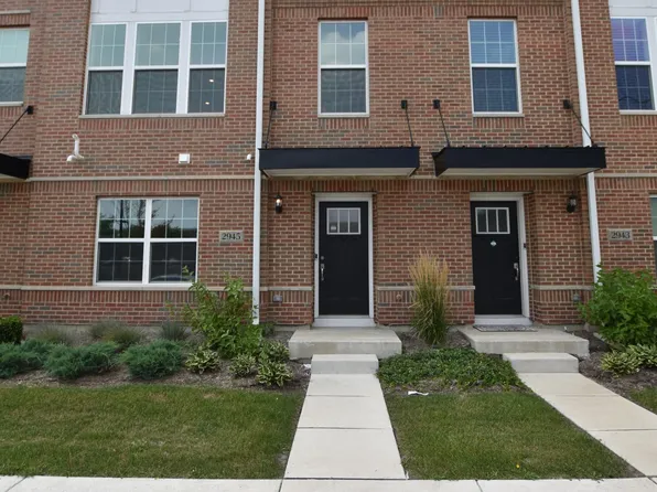 2945 Showplace Dr, Naperville, IL 60564