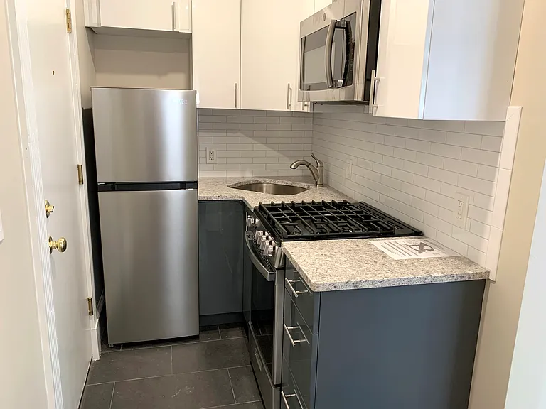 Waldorf Lofts — Photo 31