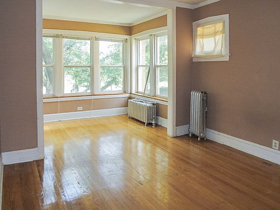 3rd image of 5045 1/2 N Damen Ave #1W