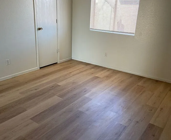 239 W Limberlost Dr — Photo 6