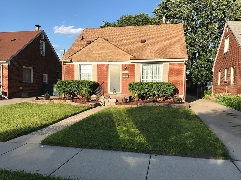 1st image of 27378 Leroy St