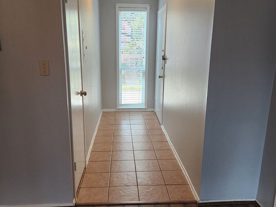 1st image of 215 Post Office St APT 204