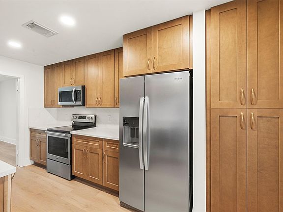 5th image of 13194 Trail Hollow Dr #3194