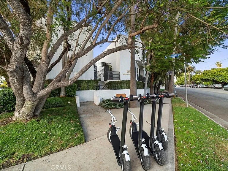 2500 Abbot Kinney Blvd #9 — Photo 30