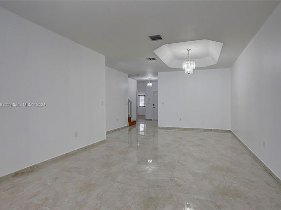 5th image of 7324 NW 113th Ct