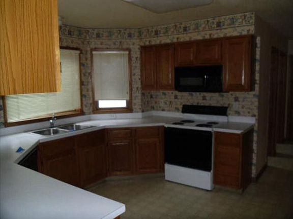5th image of 3175 Crown Pointe Dr