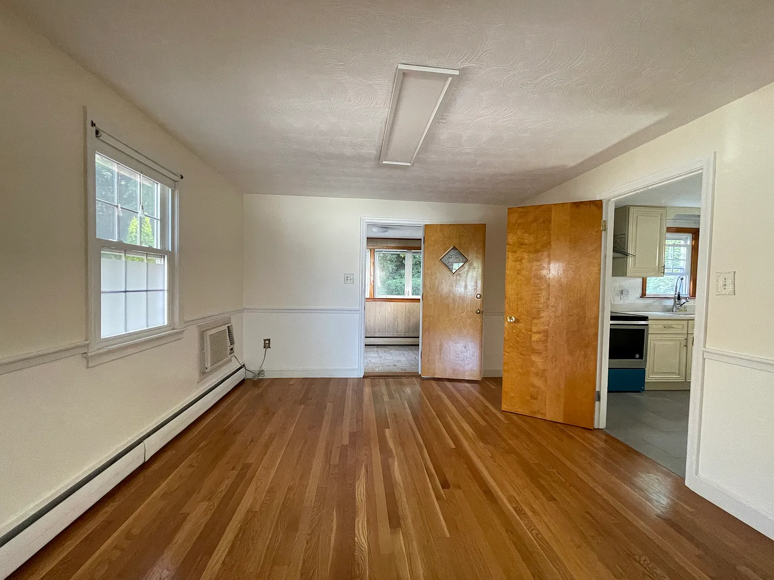 3 bed, 1325 sqft, $1,150 — Photo 2
