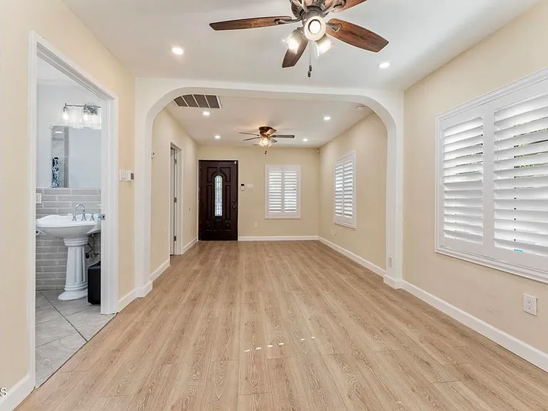1129 La Puerta St #1129 — Photo 30