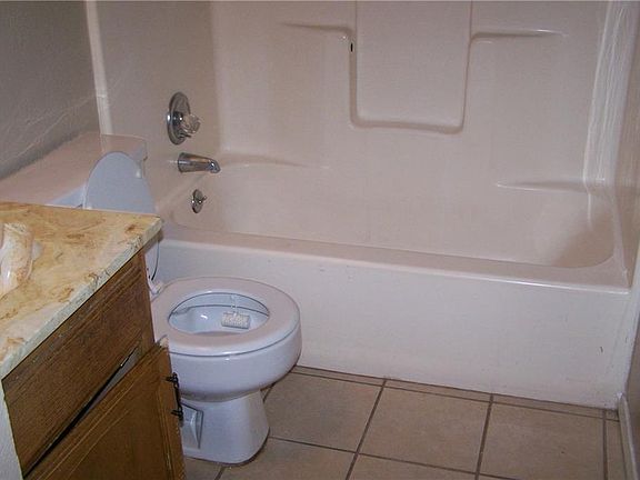 5th image of 239 Summit Dr Unit B