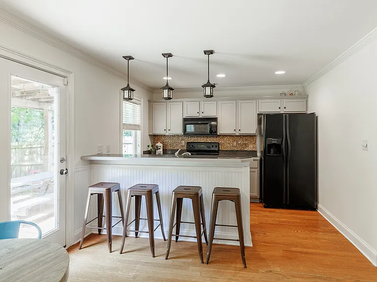 530 Edgewood Dr — Photo 15