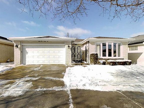 3rd image of 6922 N Dowagiac Ave #1