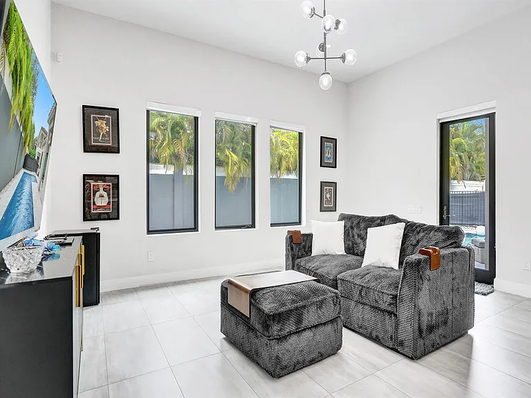 5663 Brookfield Cir W — Photo 19