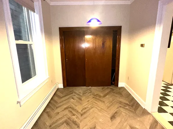 622 Park Avenue image 4 of 13