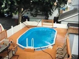 32 S 2nd St, Fords, NJ 08863