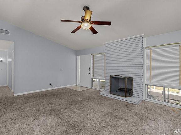 5th image of 375 Waterford Dr