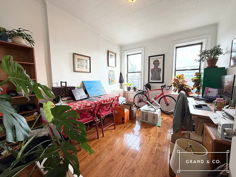 1886 Woodbine St #3 — Photo 4
