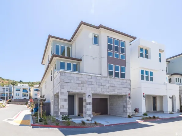 121 Coastal Ct, Daly City, CA 94014