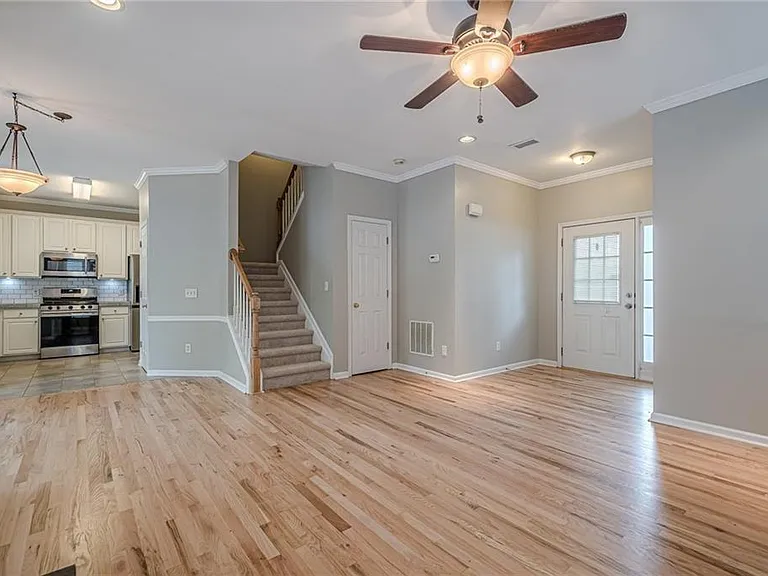 720 Gardenside Cir SE — Photo 3