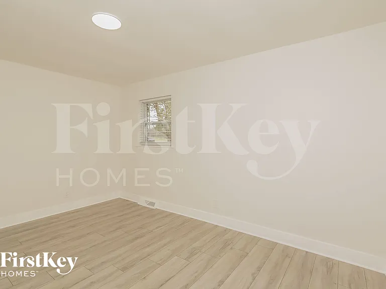 2408 Gemway Dr — Photo 9
