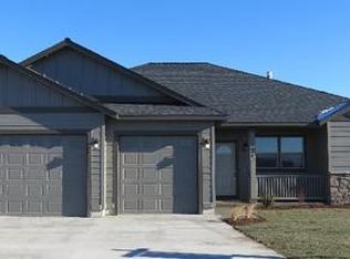 3088 NW 17th St, Redmond, OR 97756