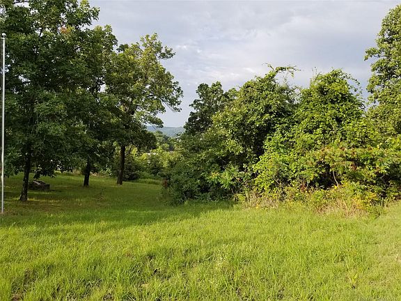 5th image of 16 Hickory Ln