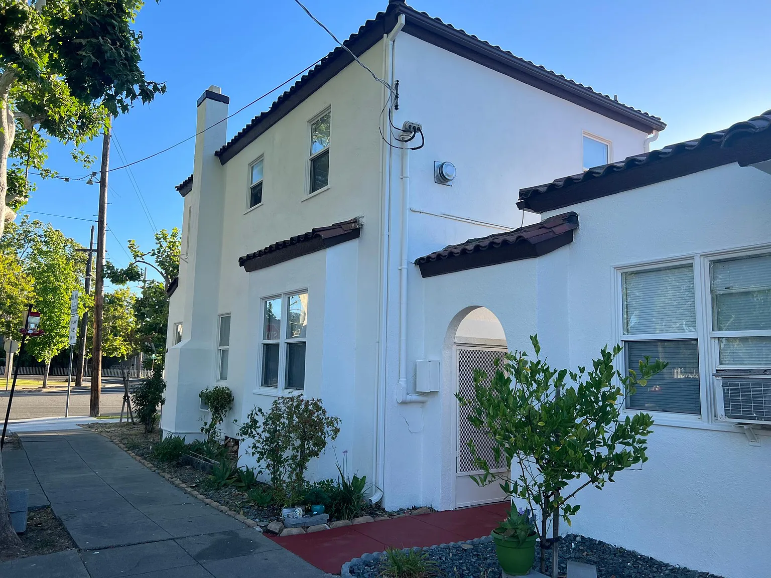 Studio, 600 sqft, $1,995 — Photo 4