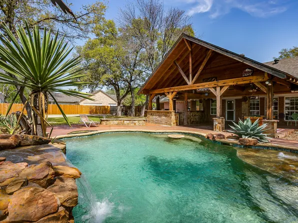 128 Oakwood Ct, Lakeside, TX 76135