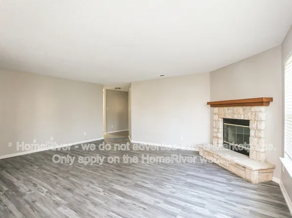 6886 W Raleigh Dr, McCordsville, IN 46055