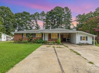 112 Whitley Dr, Smithfield, NC 27577