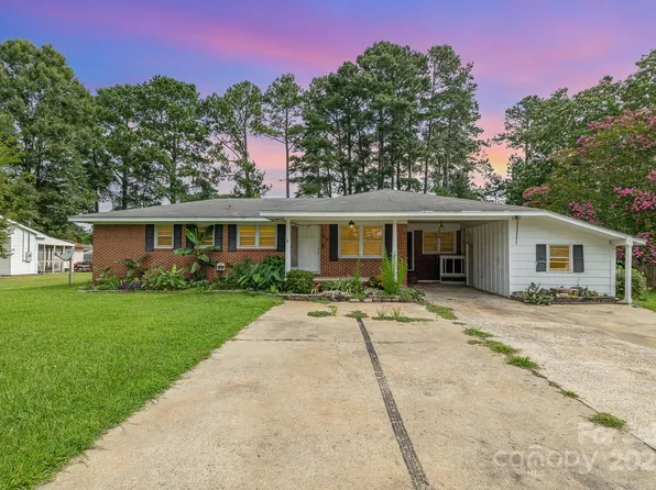 112 Whitley Dr, Smithfield, NC 27577